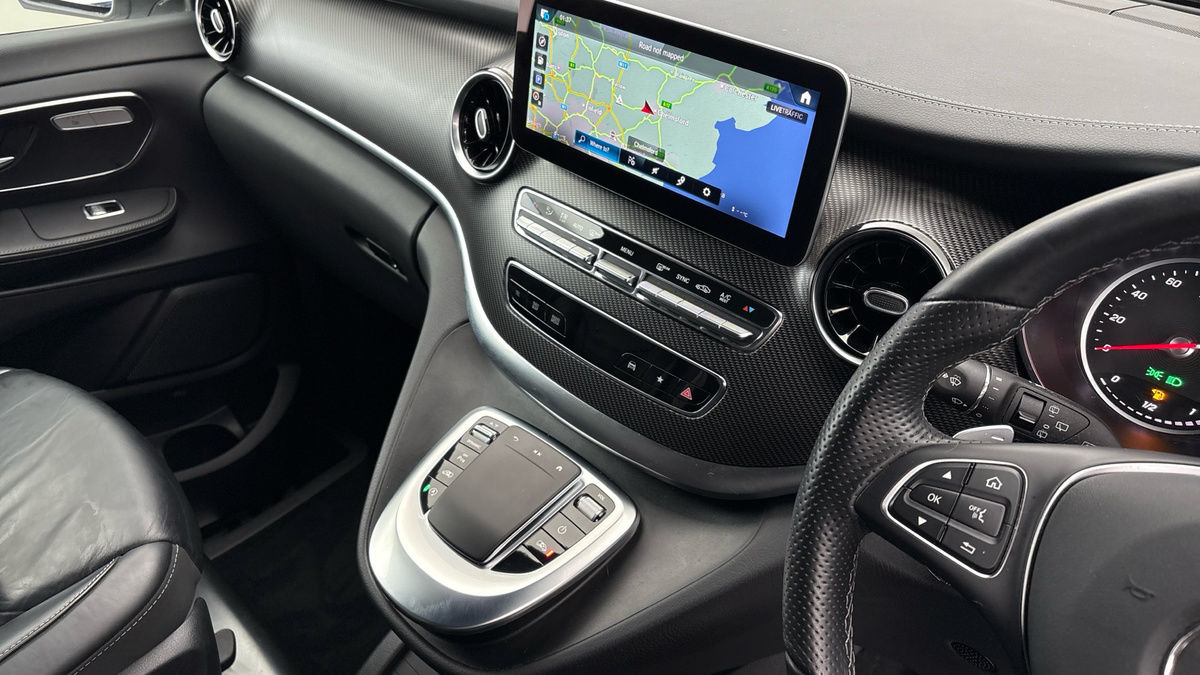 Mercedes-Benz V Class Image 18