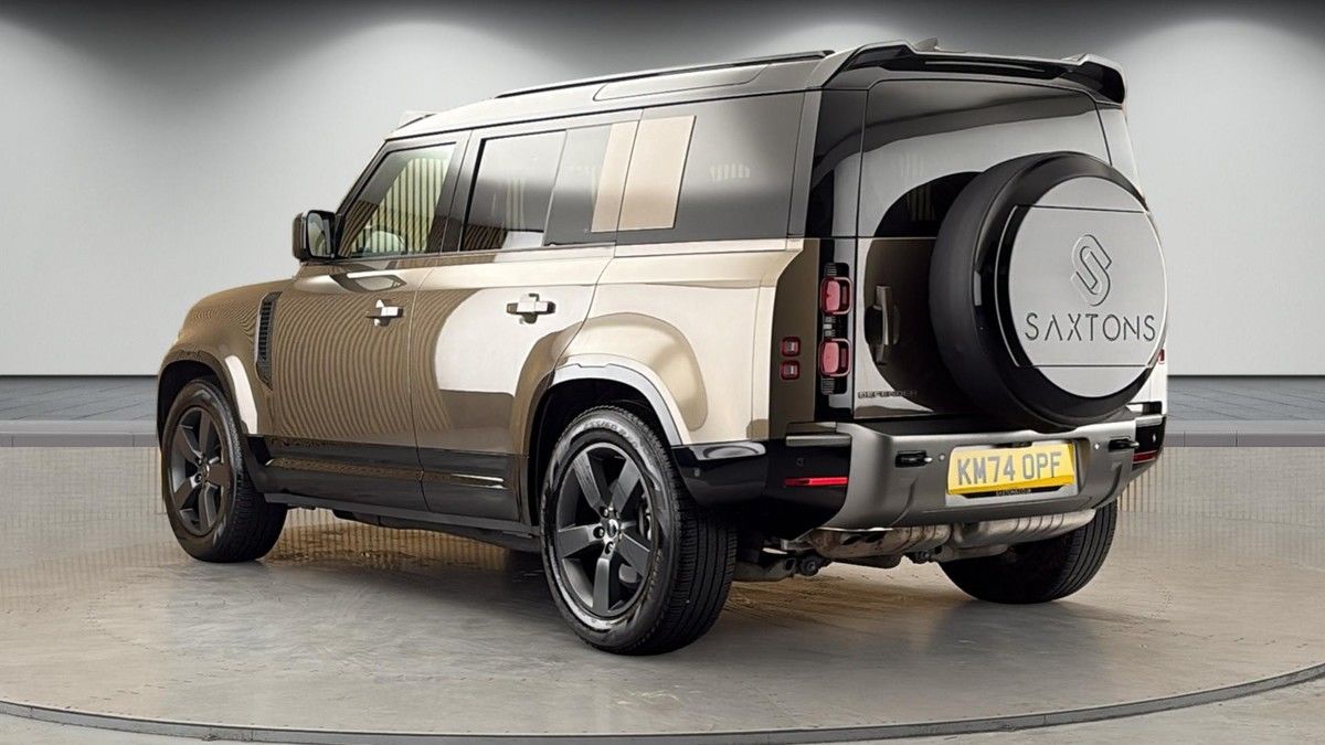 Land Rover Defender 110 Image 2