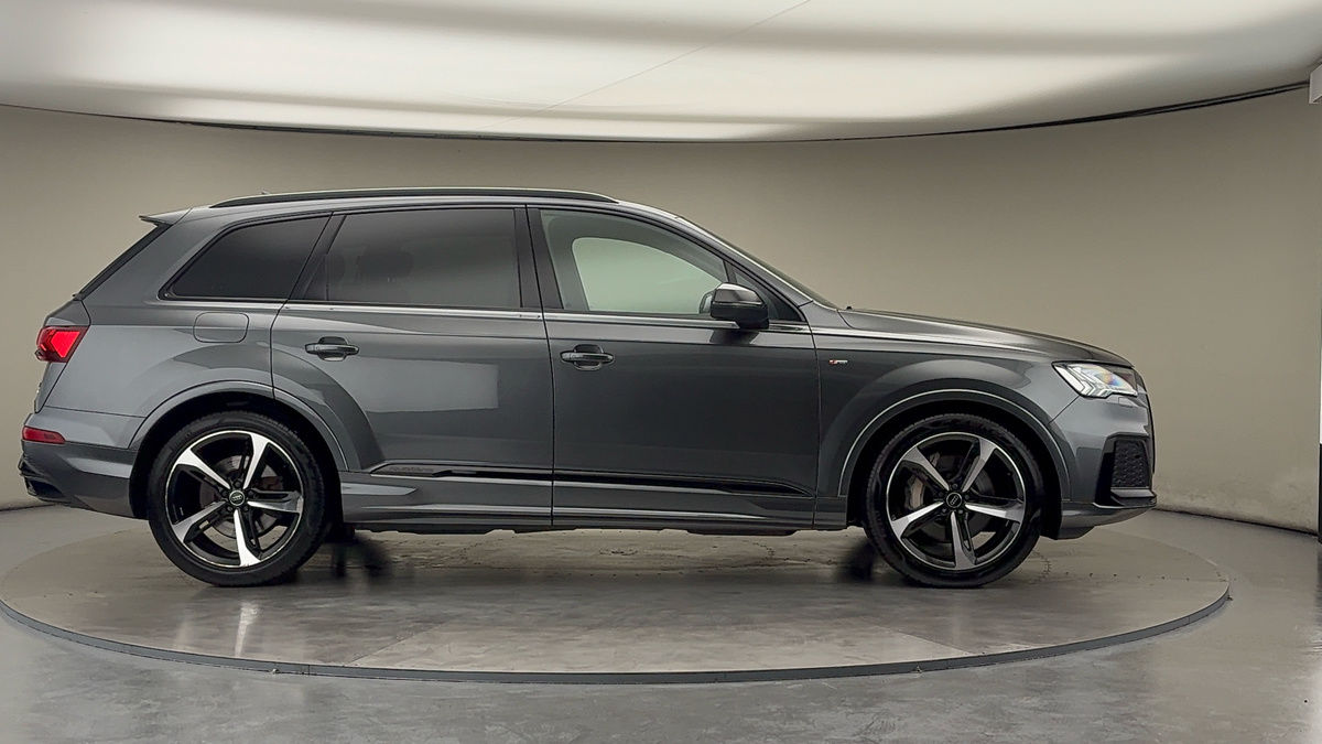 Audi Q7 Image 16