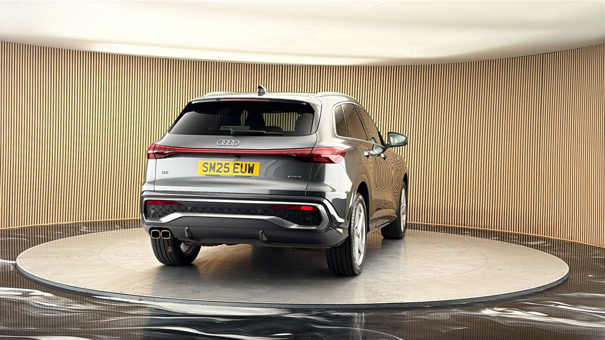 More views of Audi Q5