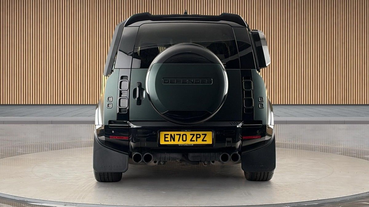 Land Rover Defender 110 Image 4