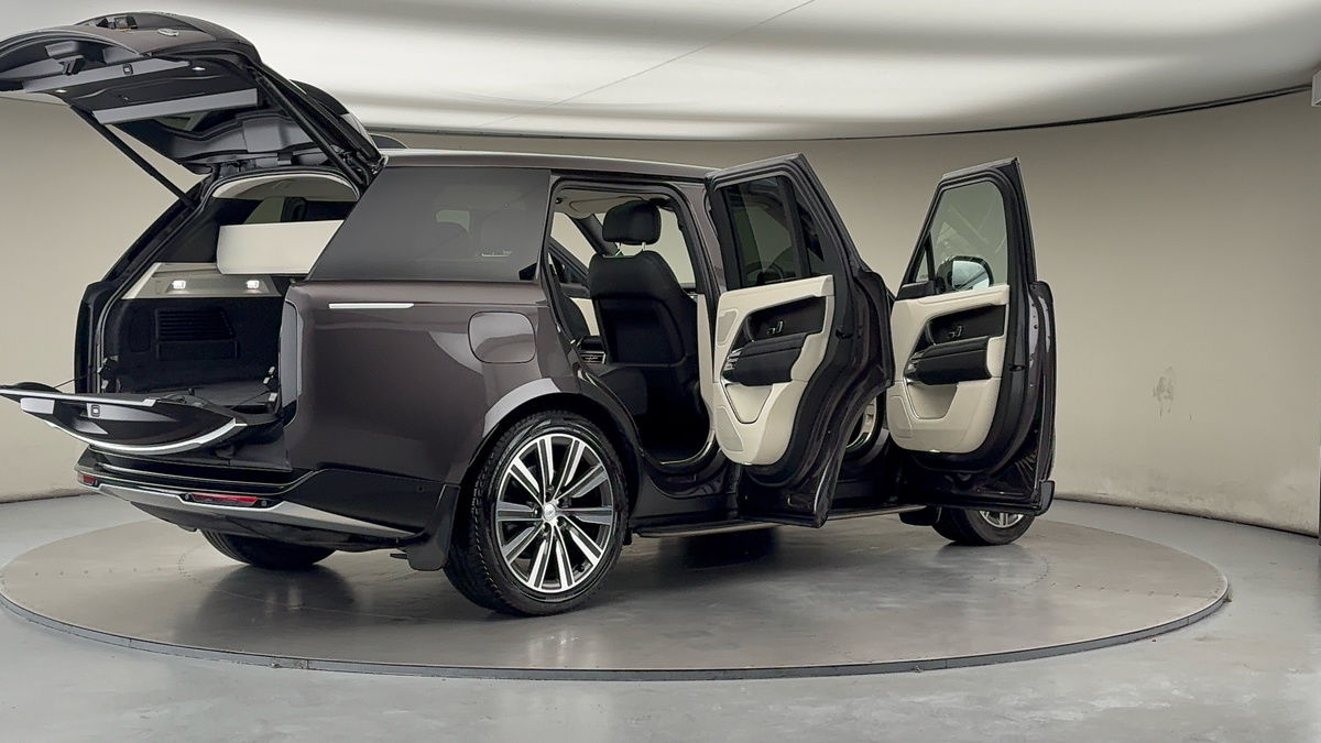 More views of Land Rover Range Rover