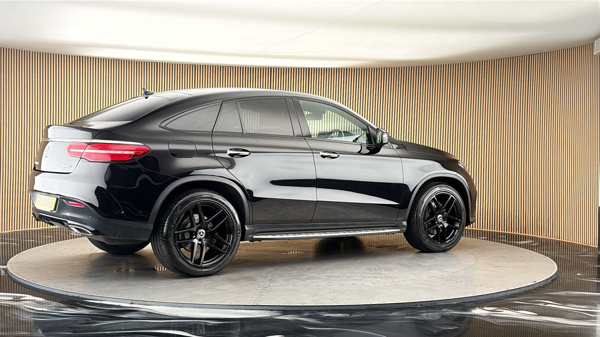 More views of Mercedes-Benz GLE