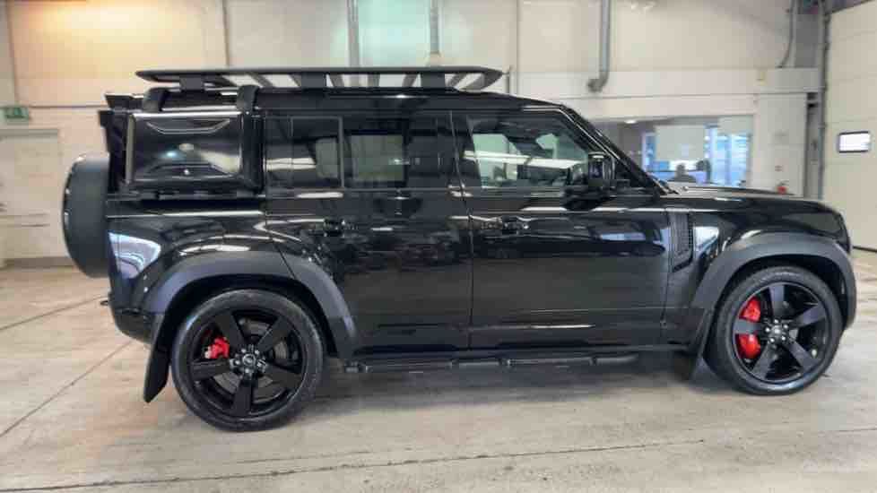 More views of Land Rover Defender 110