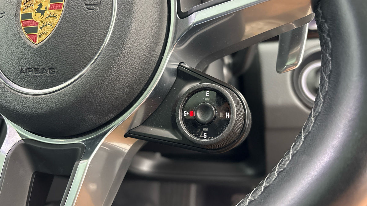 Porsche Cayenne Image 29