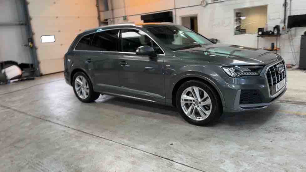 More views of Audi Q7