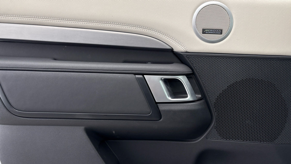 Land Rover Discovery Image 19