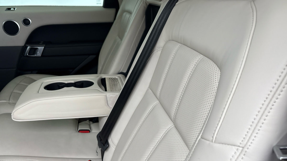 Land Rover Range Rover Sport Image 9