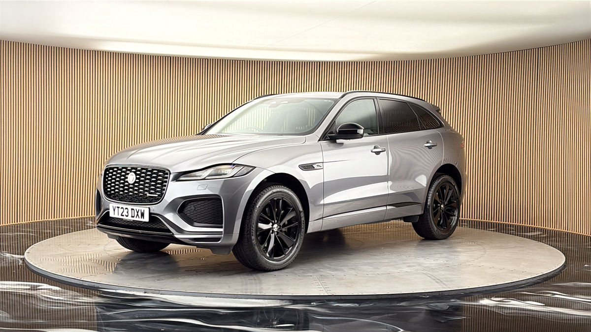 Jaguar F-PACE Image 20