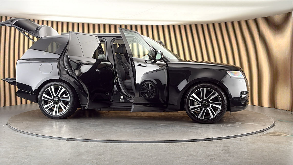 More views of Land Rover Range Rover