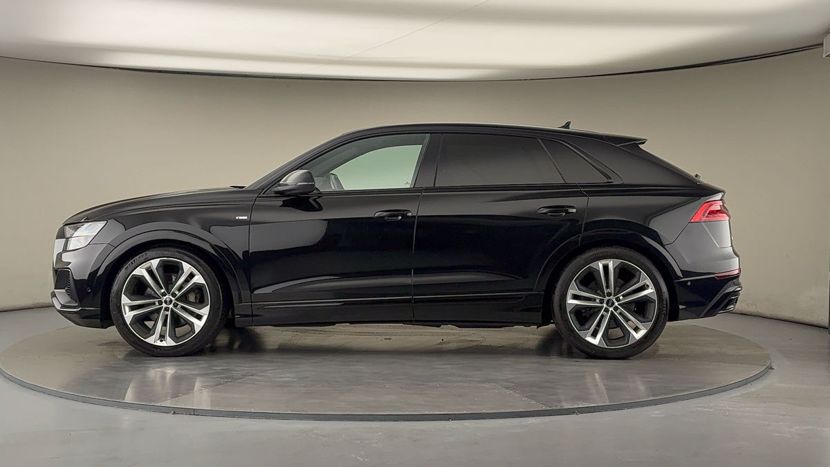Audi Q8 Image 15
