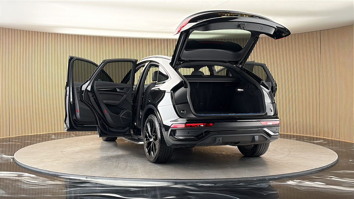 More views of Audi Q5