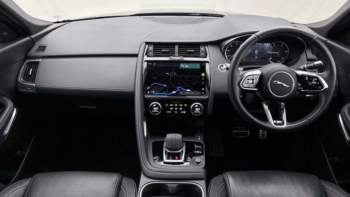 Jaguar E-PACE Image 12