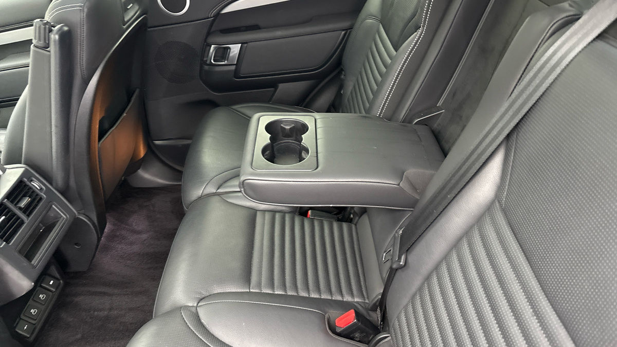 Land Rover Discovery Image 9