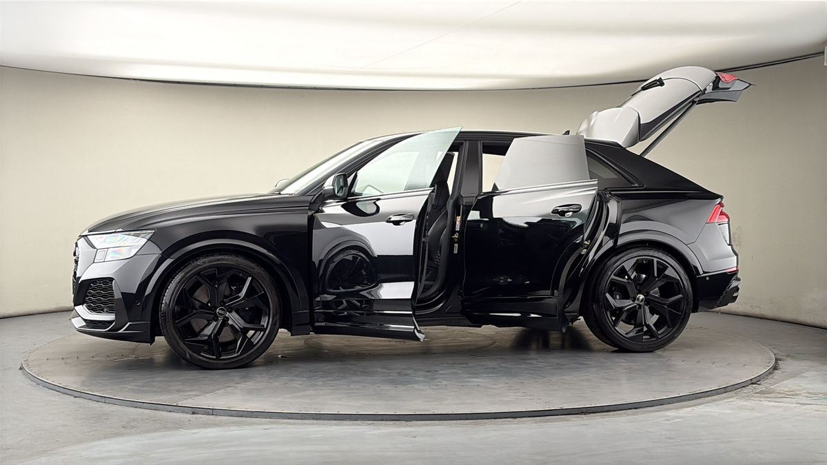 More views of Audi RSQ8