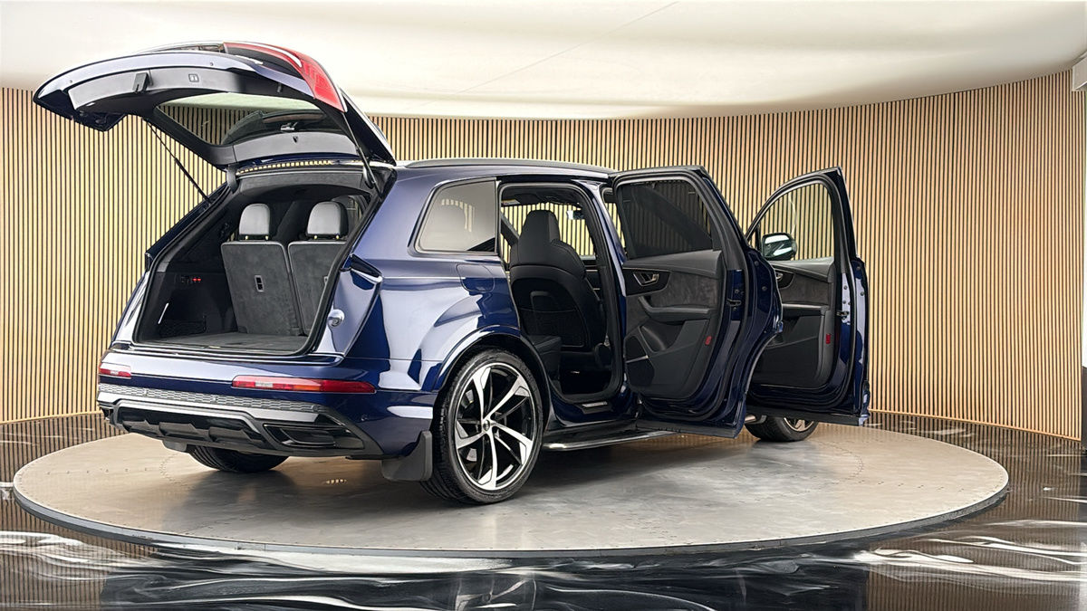 More views of Audi Q7