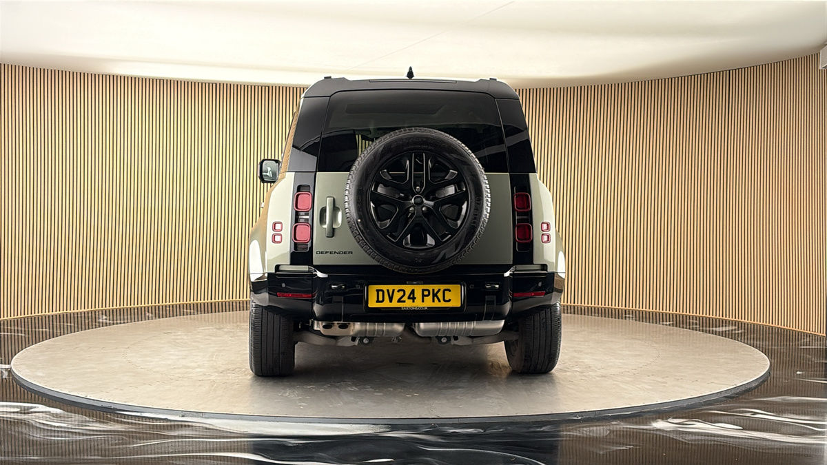 More views of Land Rover Defender 110