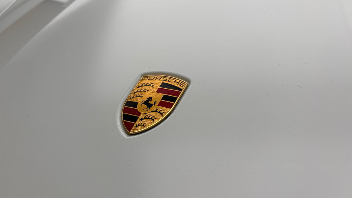 Porsche Taycan Image 24