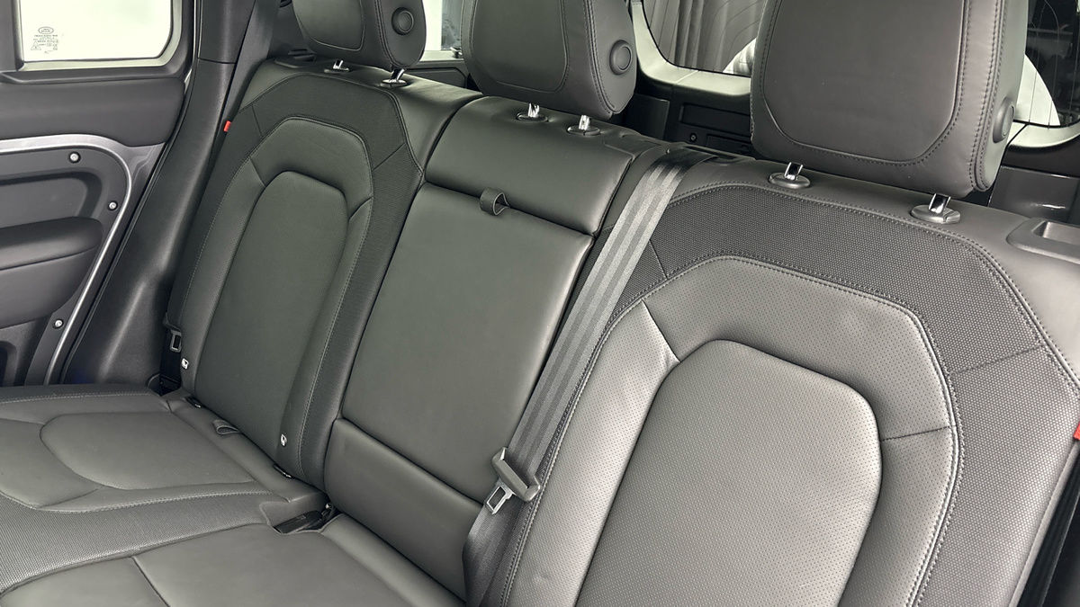 Land Rover Defender 110 Urban Image 8