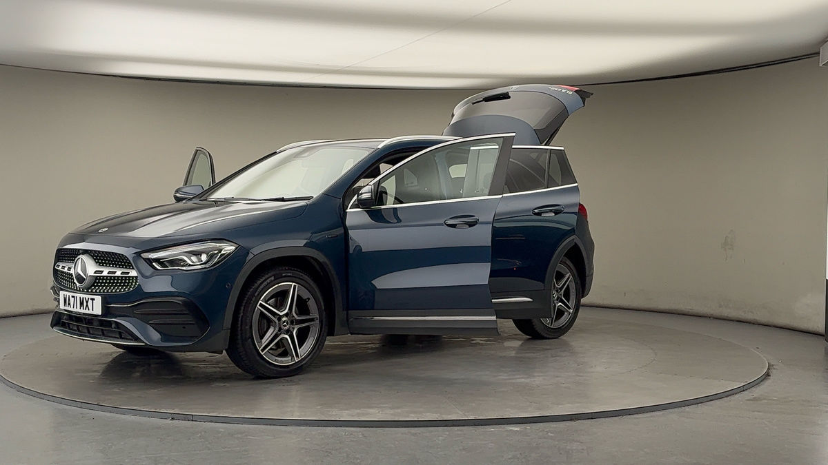 Mercedes-Benz GLA Image 22