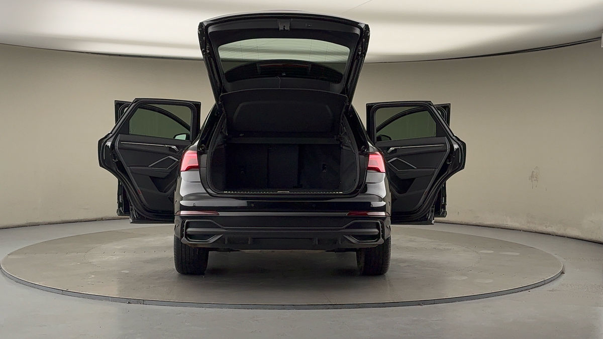 More views of Audi Q3