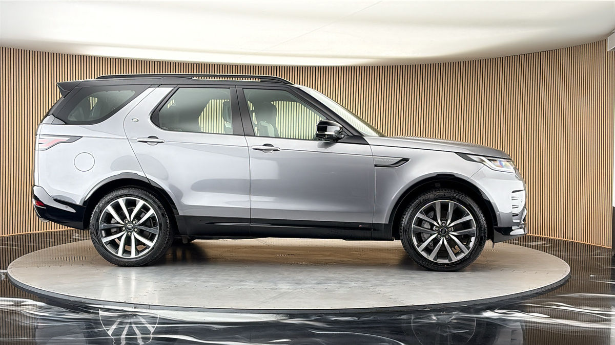 More views of Land Rover Discovery