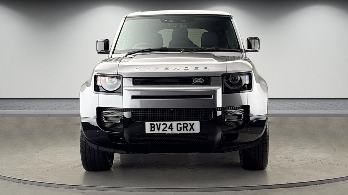 Land Rover Defender 110 Image 3