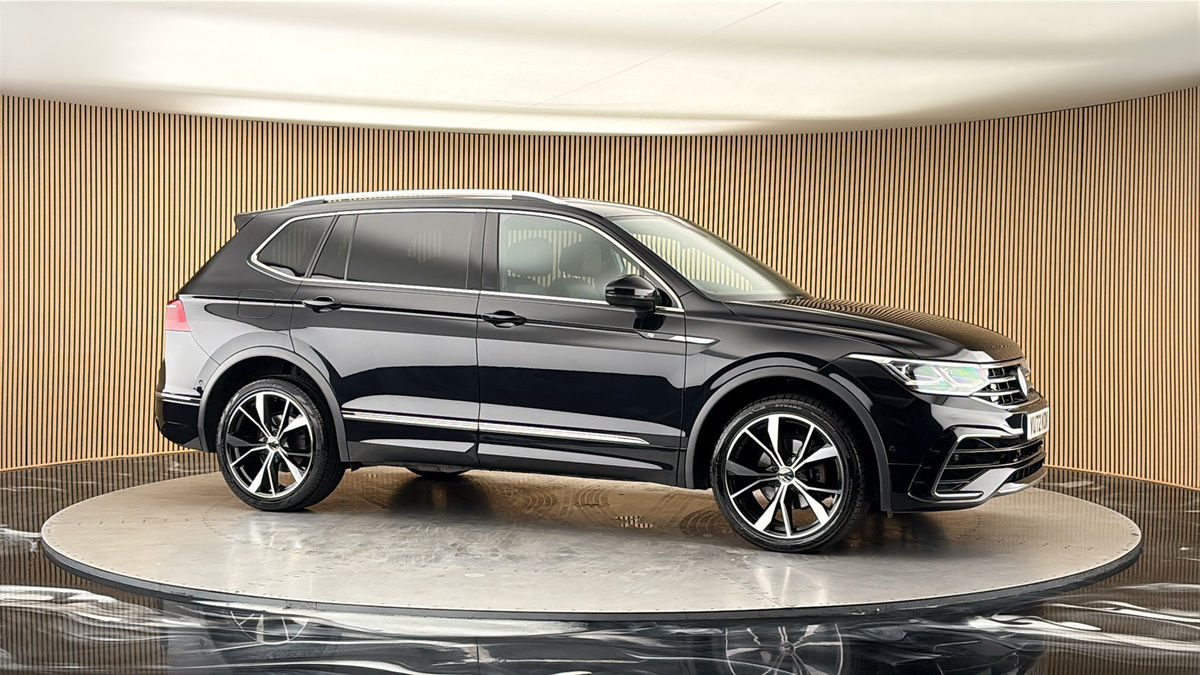More views of Volkswagen Tiguan Allspace