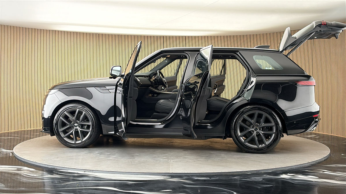 More views of Land Rover Range Rover Sport