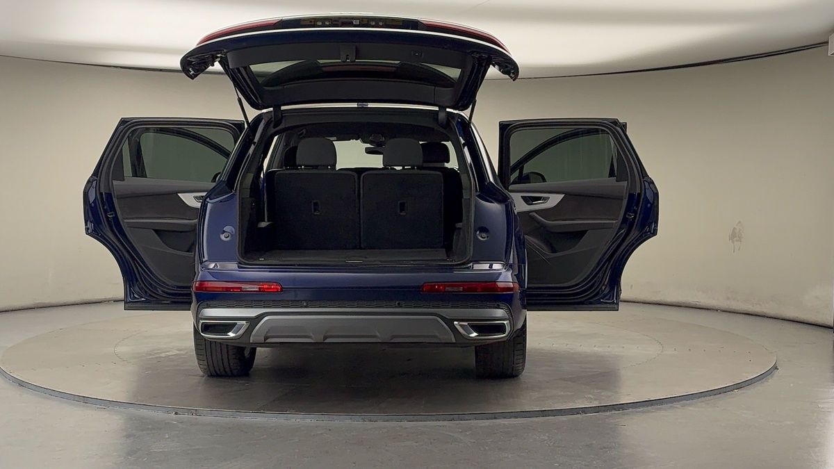 More views of Audi Q7