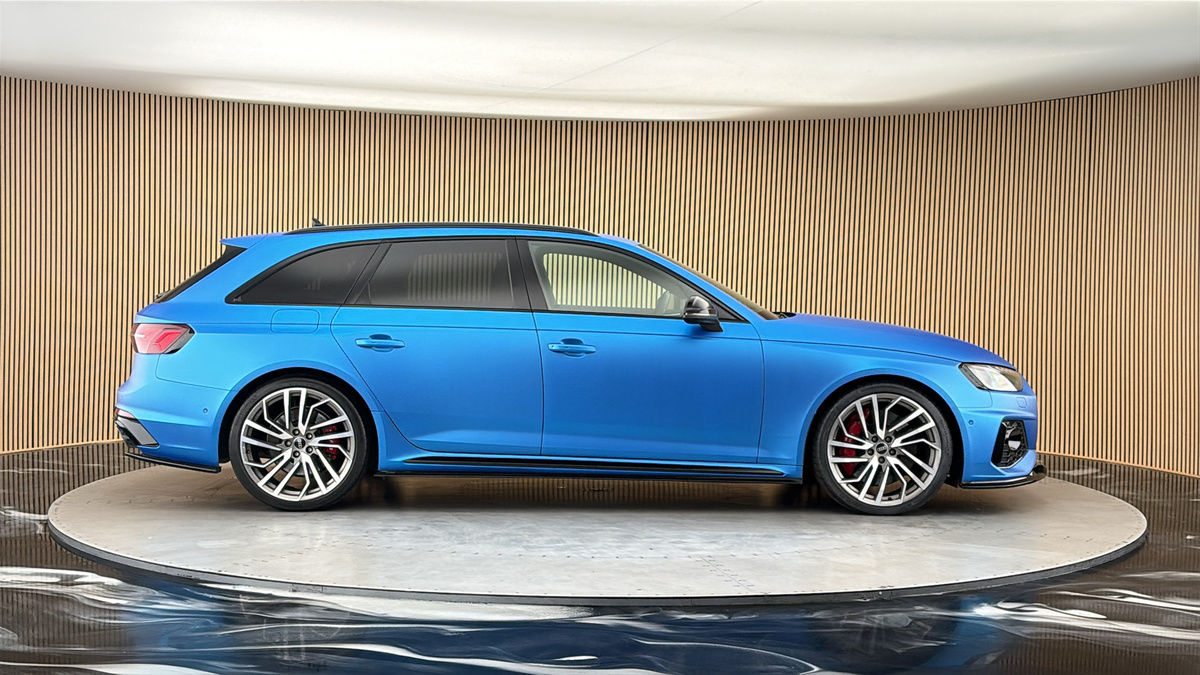 Audi RS4 Avant Image 16