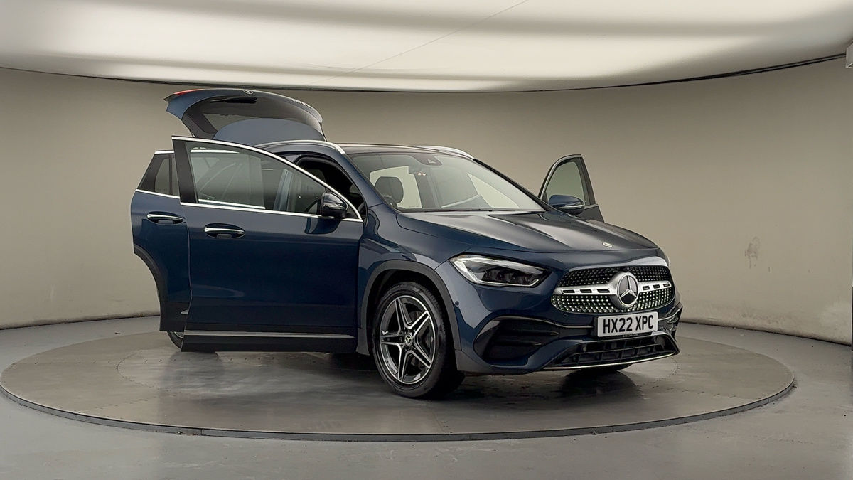More views of Mercedes-Benz GLA