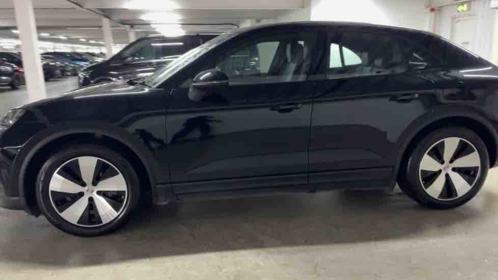 More views of Porsche Macan