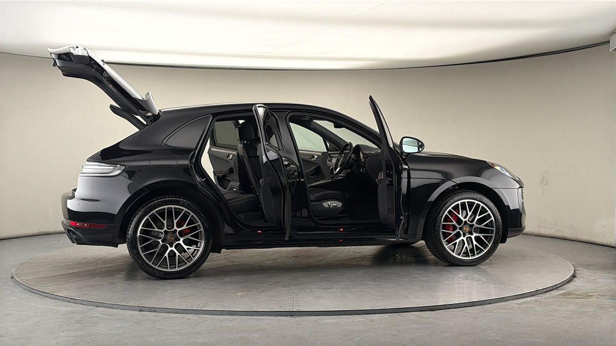 More views of Porsche Macan