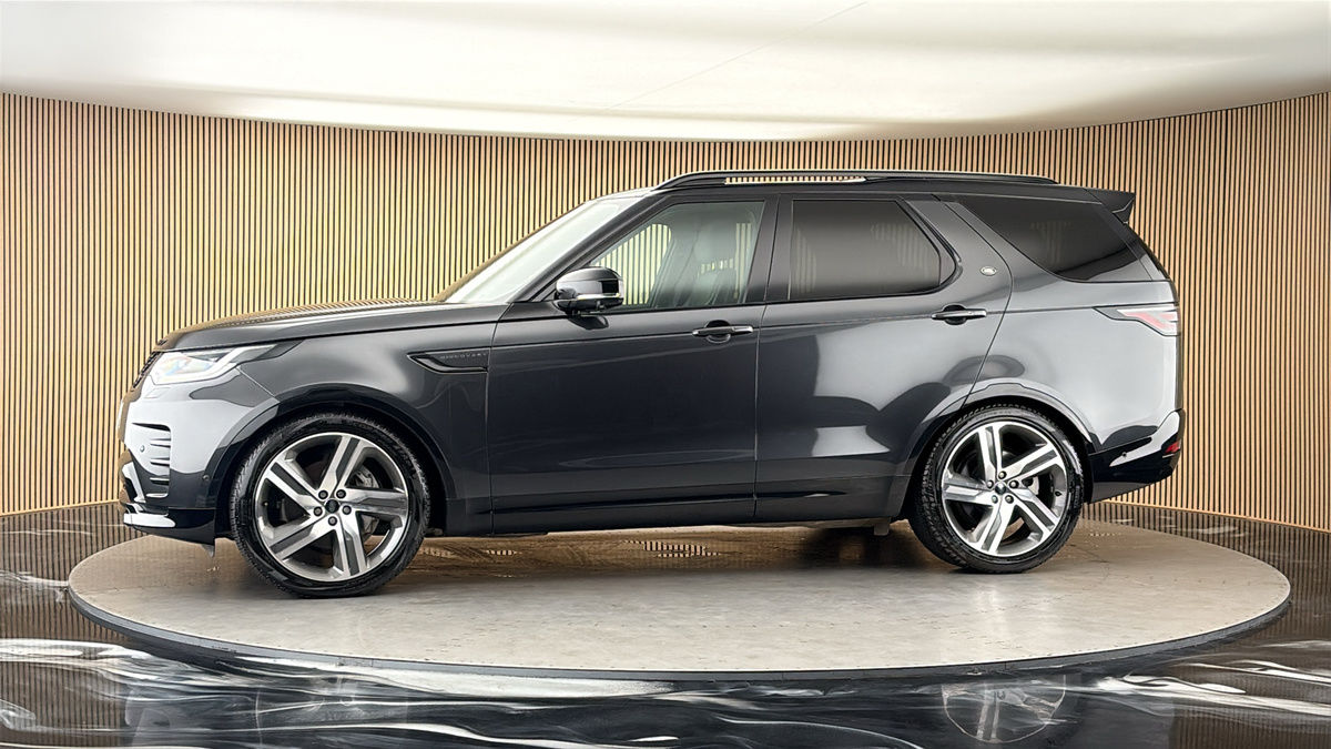 More views of Land Rover Discovery
