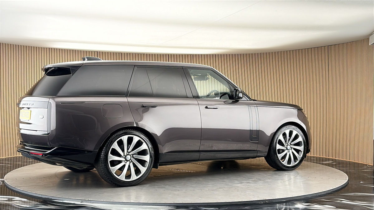More views of Land Rover Range Rover