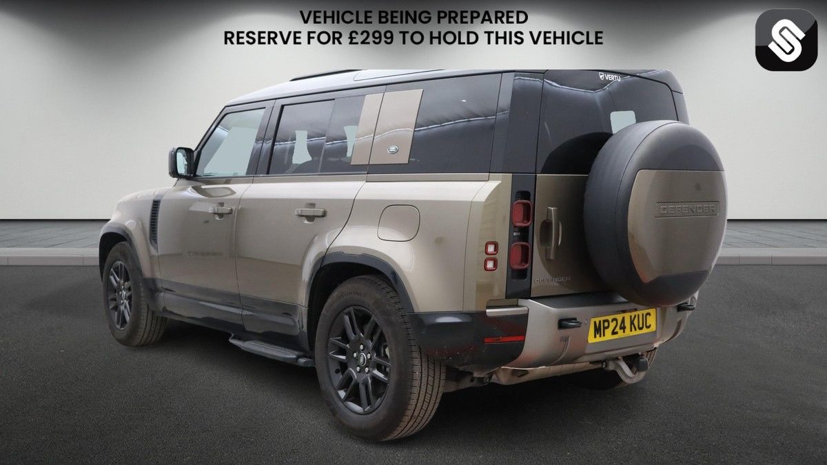 Land Rover Defender 110 Image 3