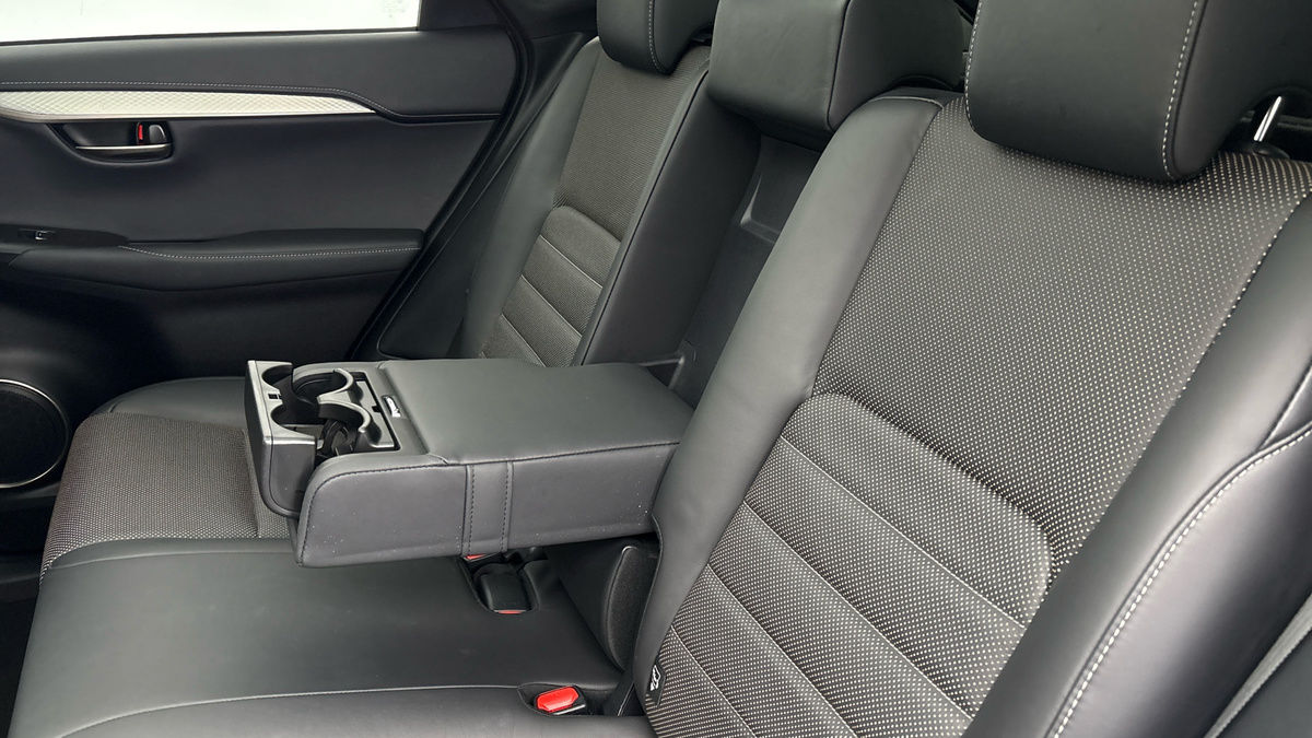 Lexus NX Image 9