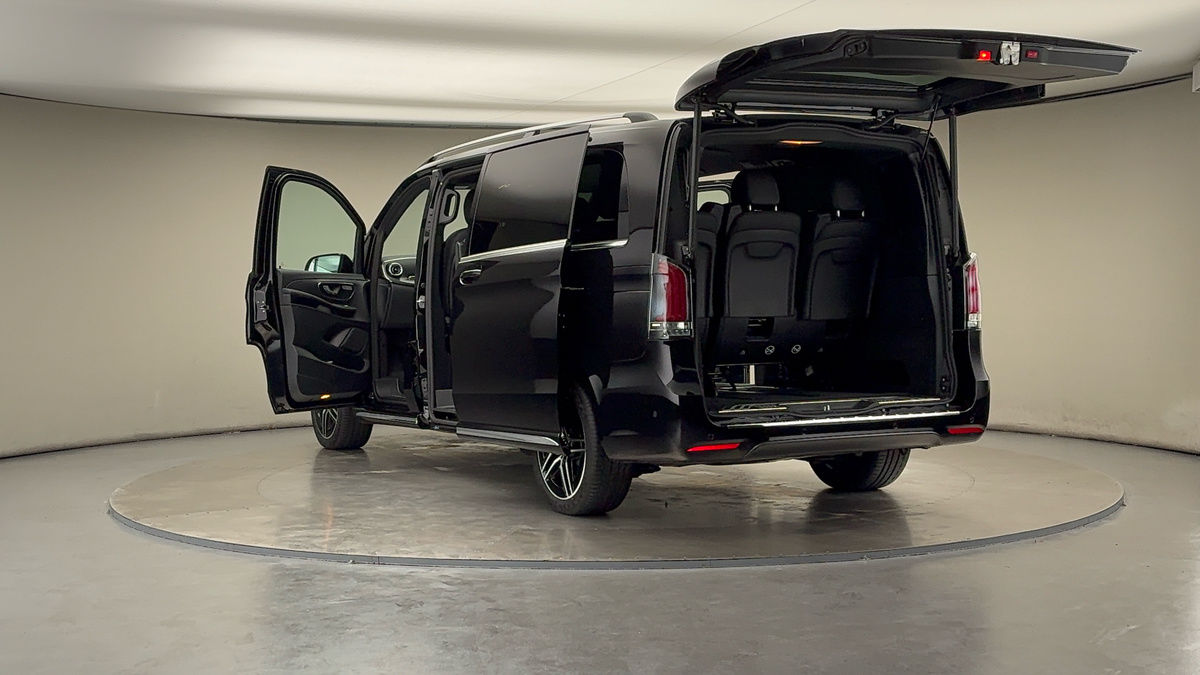 Mercedes-Benz V Class Image 23