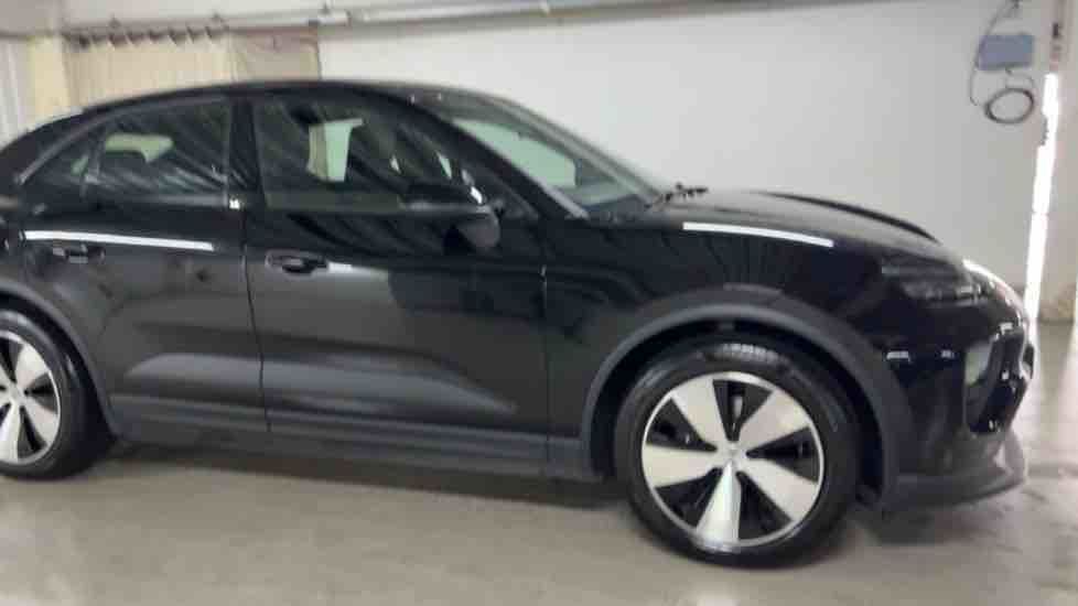 More views of Porsche Macan