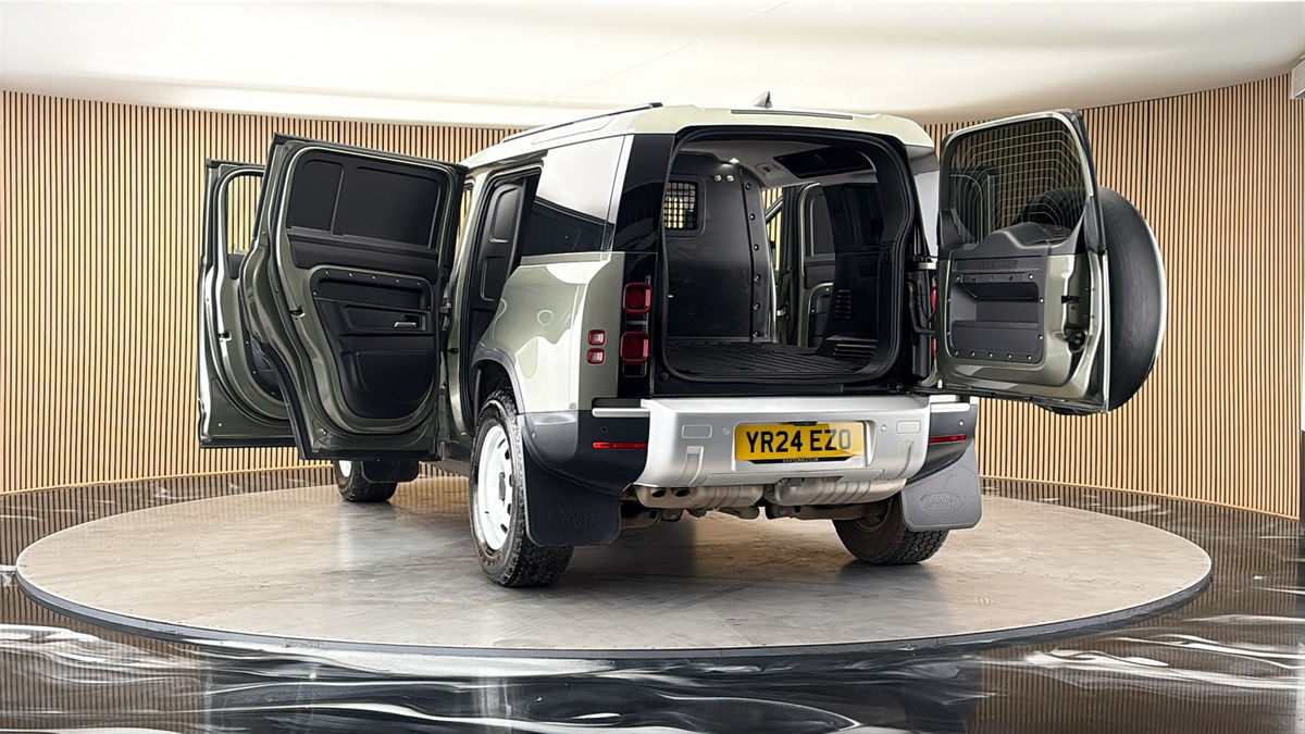 More views of Land Rover Defender 110