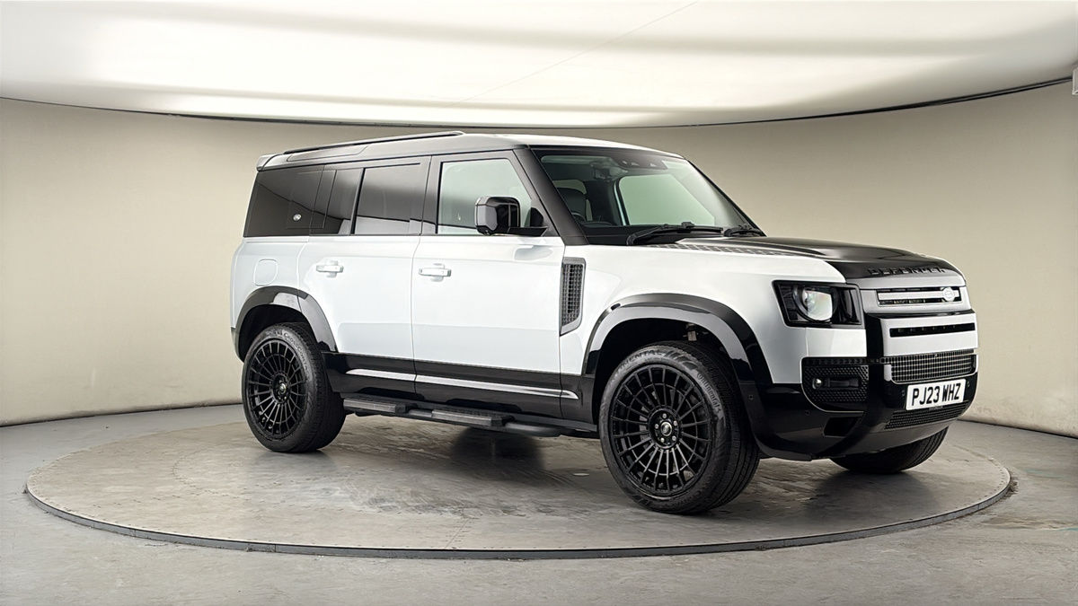 More views of Land Rover Defender 110