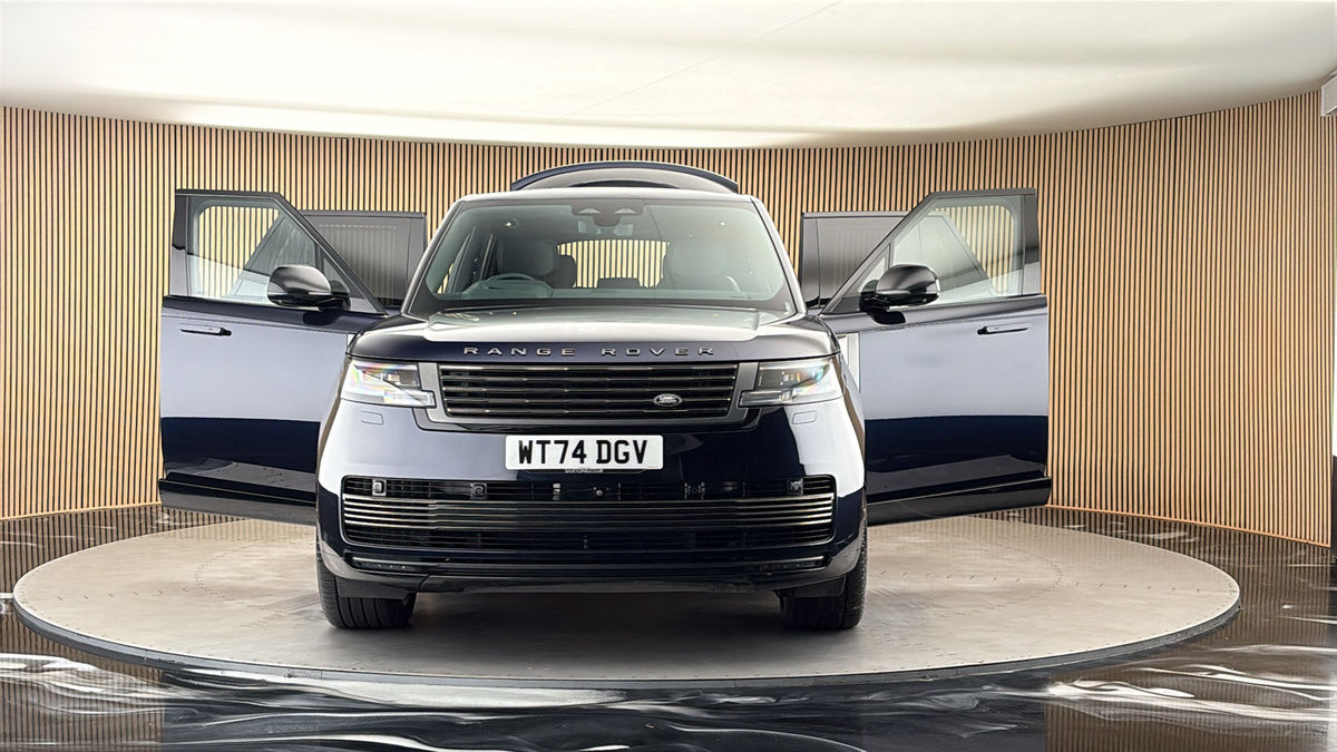 More views of Land Rover Range Rover