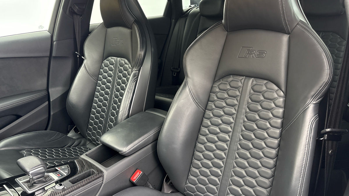 Audi RS4 Avant Image 7