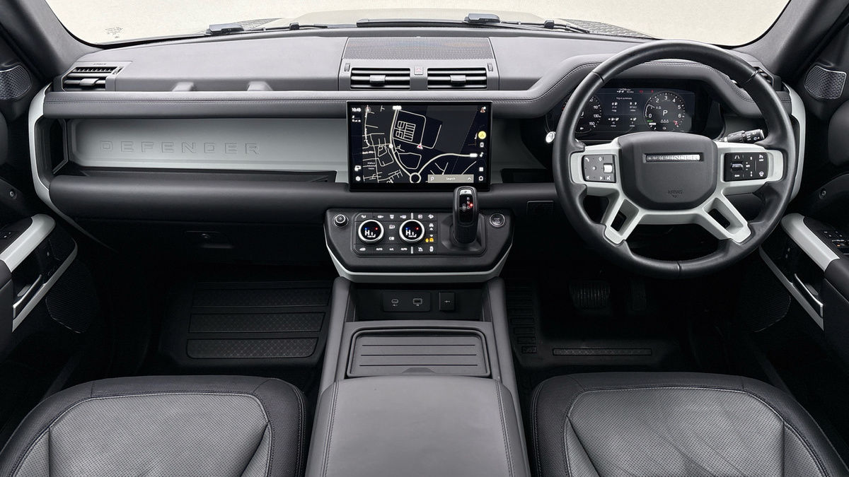 Land Rover Defender 110 Image 12