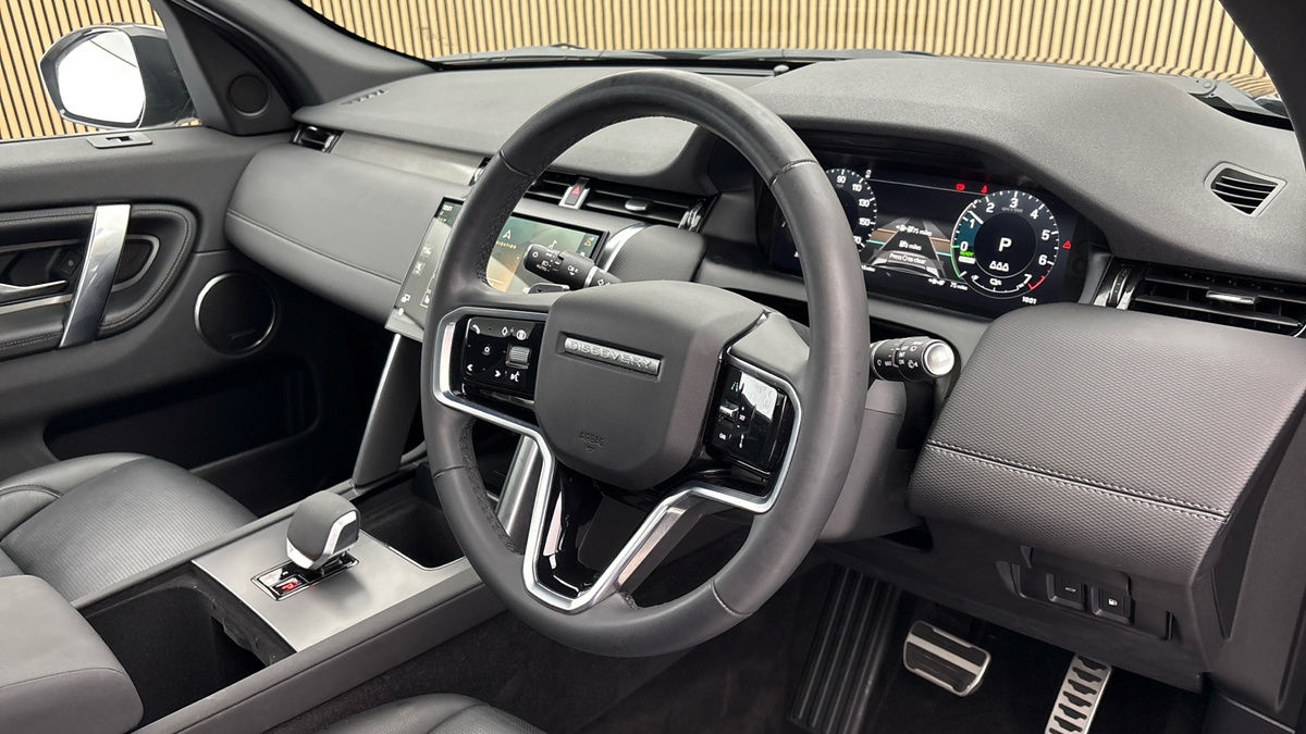 Land Rover Discovery Sport Image 5