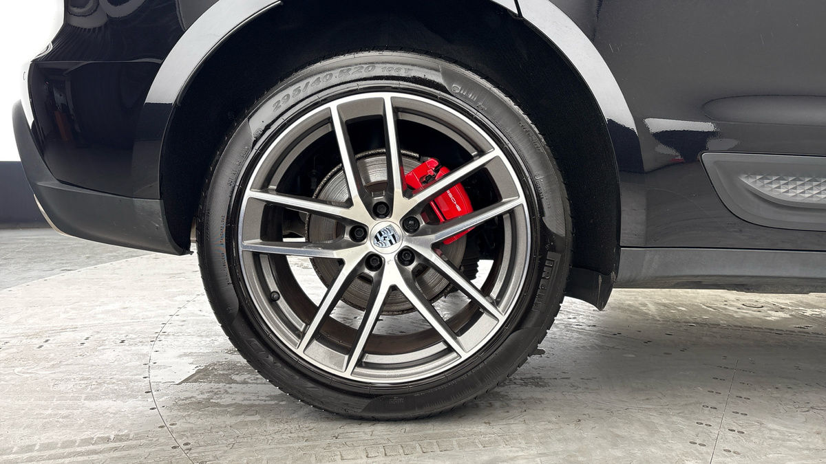 Porsche Macan Image 10