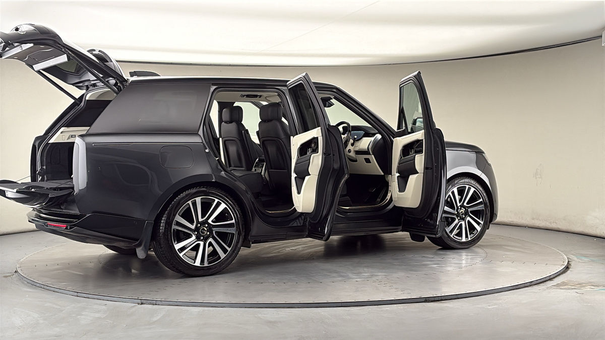 More views of Land Rover Range Rover