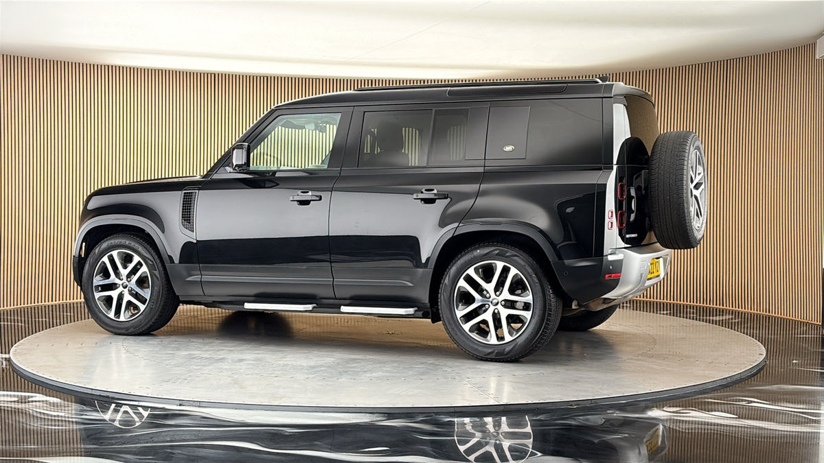 More views of Land Rover Defender 110