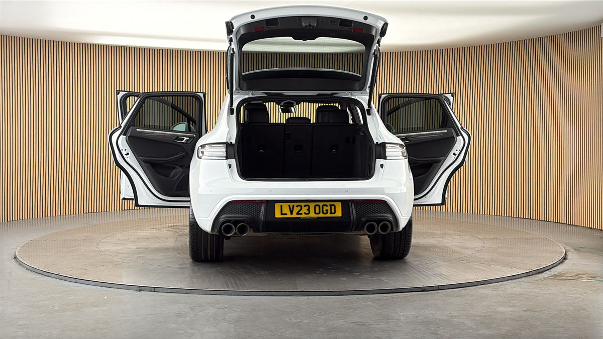 More views of Porsche Macan